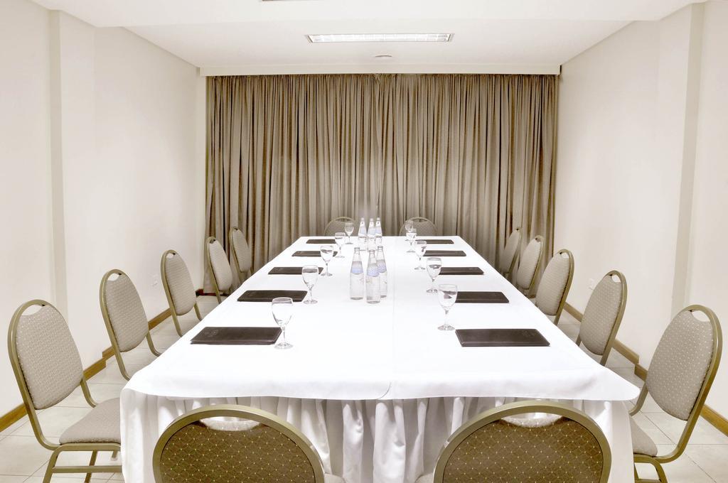 Hotel Argos Bahía Blanca エクステリア 写真